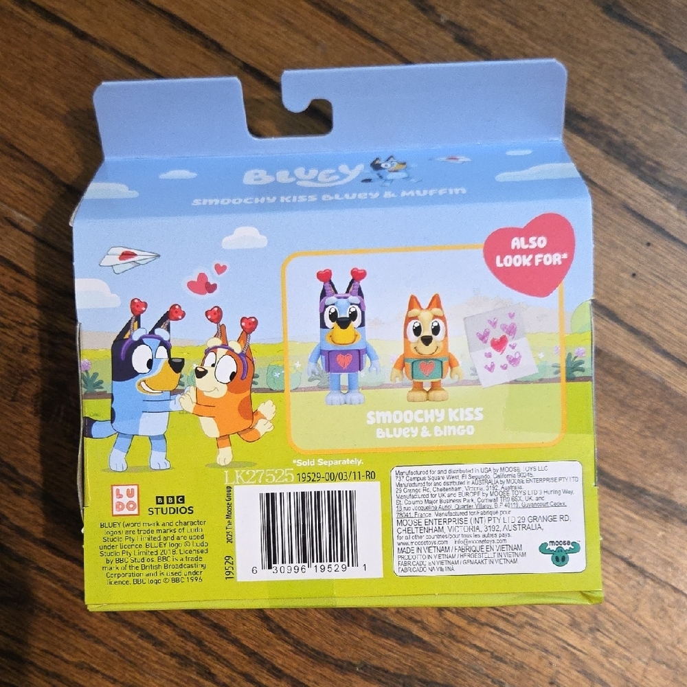 Lucy Blue and Purple Action Figure Set - Picture 2 of 2